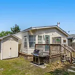 Twin Lakes Cottage