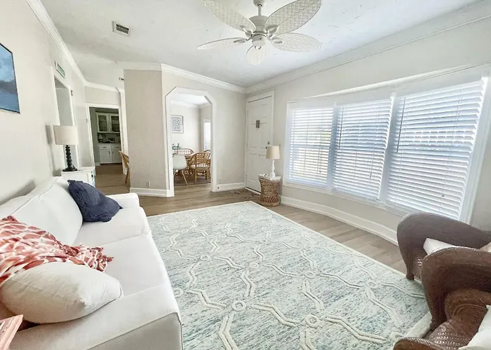 Twin Lakes Cottage